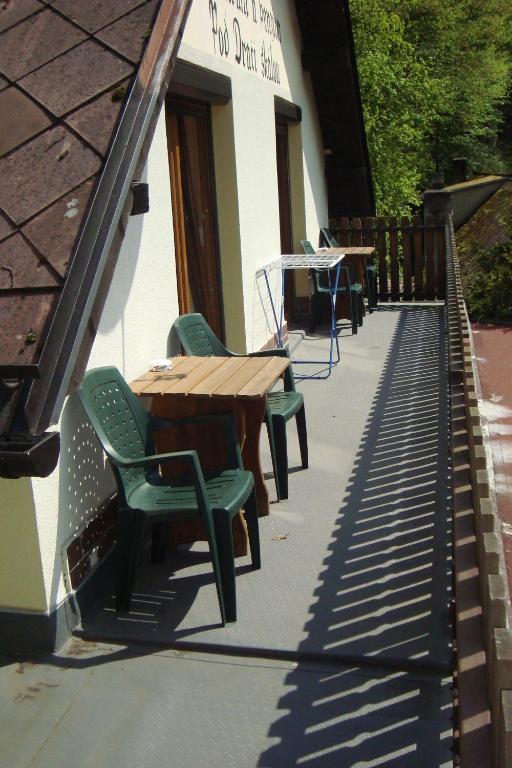 Restaurant A Penzion Pod Draci Skalou Карлштейн Номер фото